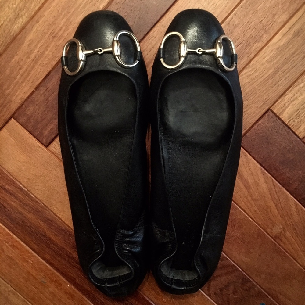 Authentic Gucci Black Ballet Flats in a 37.5
